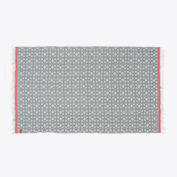 ROTHIRSCH backyard towel 02