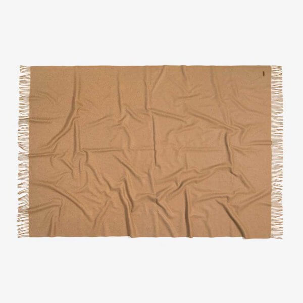 ROTHIRSCH camel blanket flat