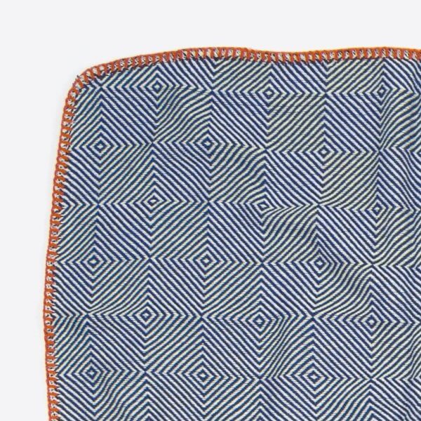 ROTHIRSCH camping blanket blue detail