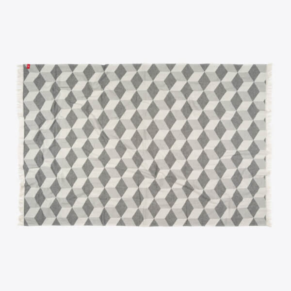 Tagesdecke mit kubischen Formen