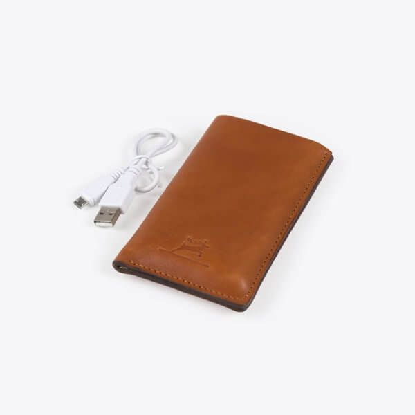 ROTHIRSCH leather powerbank brown front cable