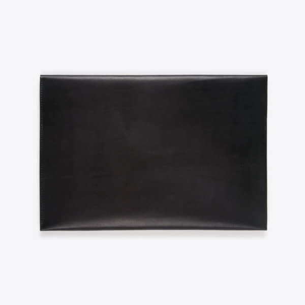 Lederhülle für MacBook Air / Pro (Schwarz) – Bild 3