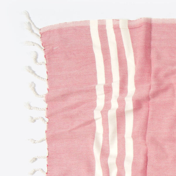 ROTHIRSCH picnic towel fuchsia detail